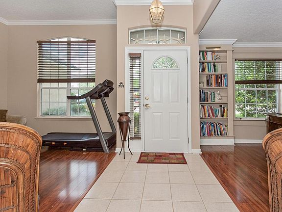 3rd image of 13816 Harbor Creek Pl