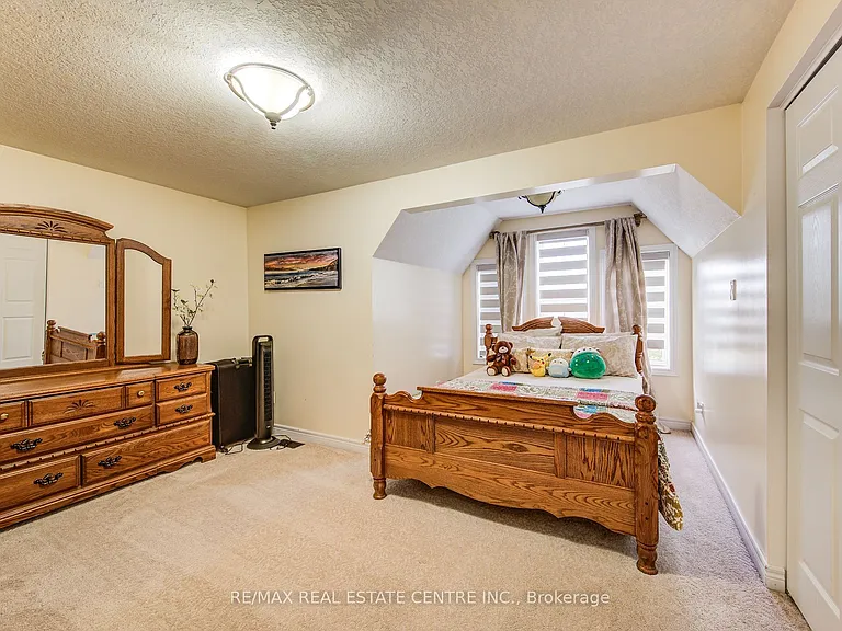 16 Paulstown Cres — Photo 30