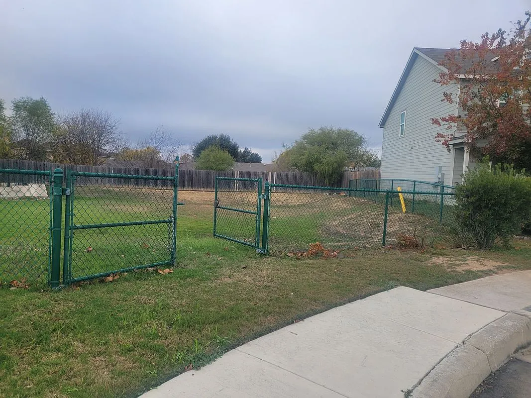 4 bed, 3.0 bath, 1703 sqft, $1,900 — Photo 3