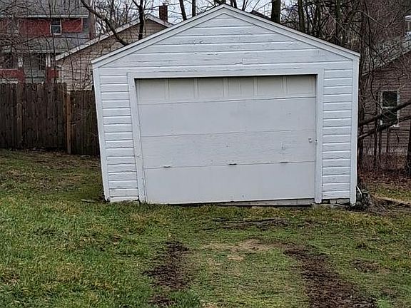 2nd image of 585 Van Everett Ave