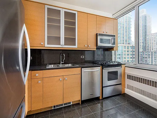 Rented by Sotheby's International Realty | media 27