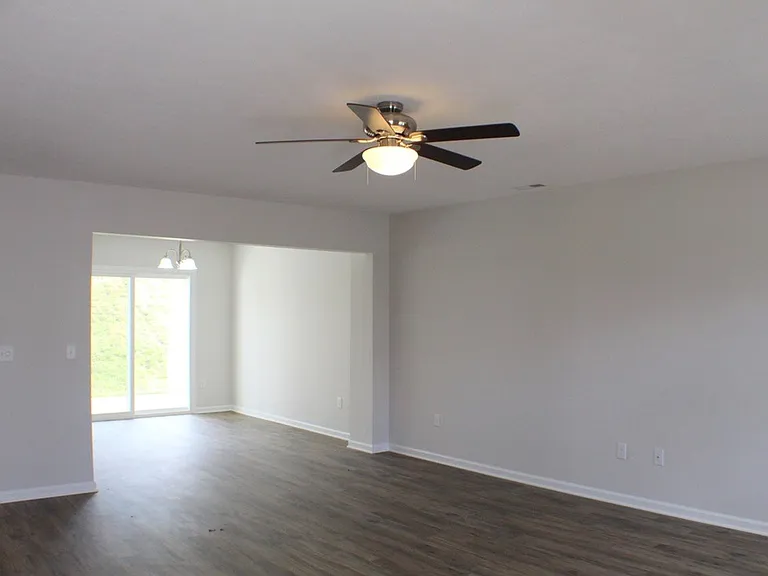 1431 Hornsby Ave — Photo 2