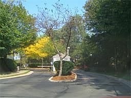 3rd image of 250 Hammond Pond Pkwy APT 507N