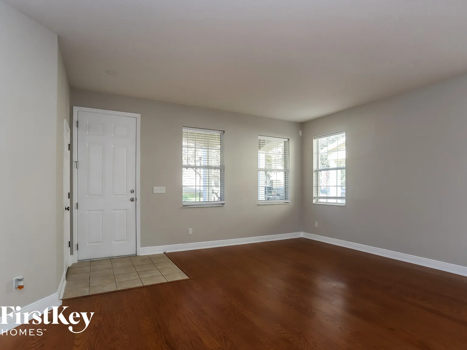 3 bed, 3.0 bath, 3222 sqft, $3,590 — Photo 2