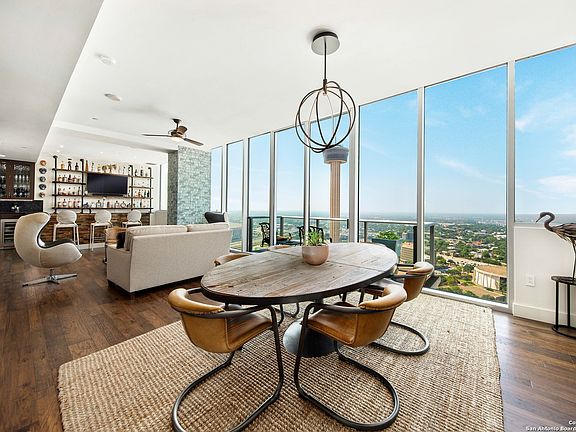 4th image of 610 E MARKET STREET #3003