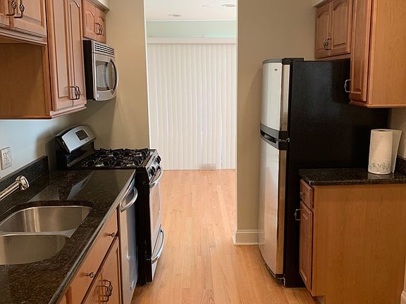 5th image of 2700 Mitchell Dr APT 8
