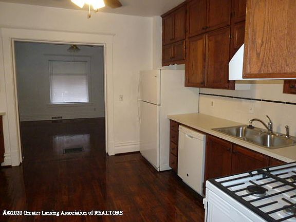 5th image of 120 Woodlawn Ave
