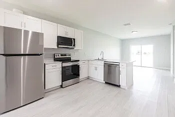 3 bed, 2.0 bath, $1,600 — Photo 3