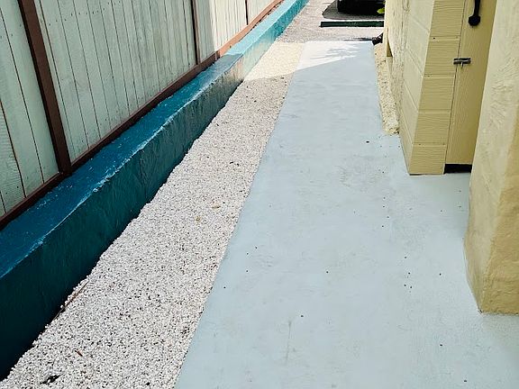 4th image of 2579 Trapp Ave