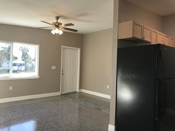 4th image of 114 N Brown Ave #0