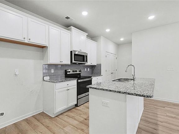 2nd image of 4574 Bishops Ln
