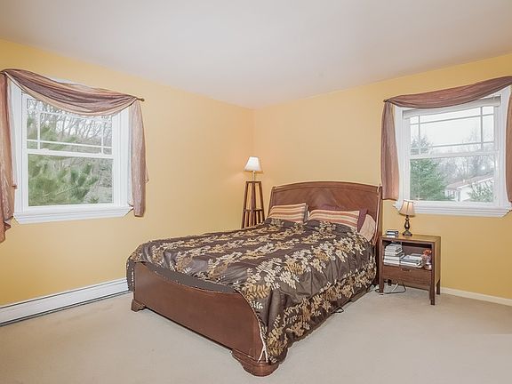 5th image of 5 Marjorie Ln