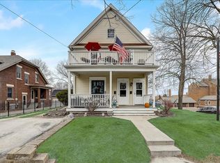902 Hickory St #904, West Bend, WI 53095