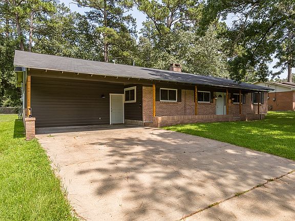 3rd image of 1305 Robinwood Dr
