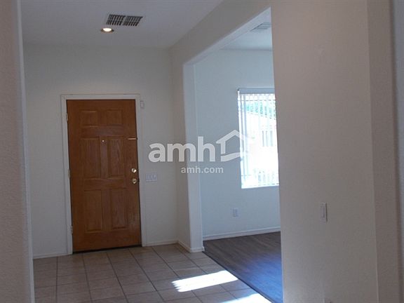 3rd image of 11621 W Lincoln St