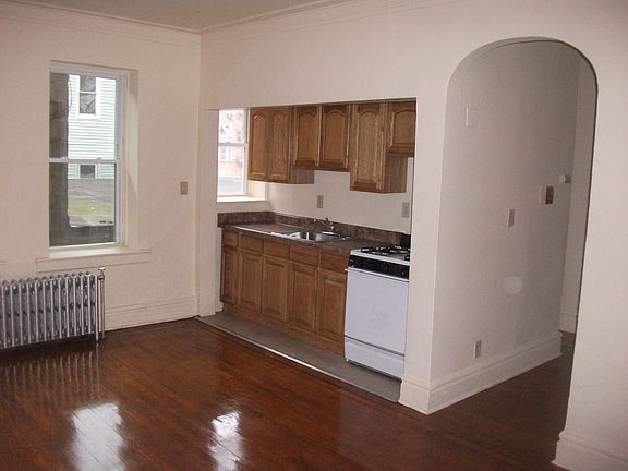 4th image of 10 38th St #1c8d43023