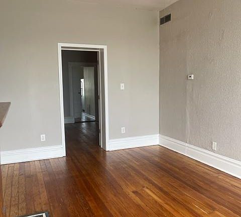 3rd image of 4963 Arsenal St Floor 2