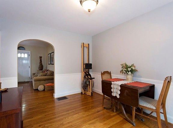 5th image of 6301 Cambridge Ave