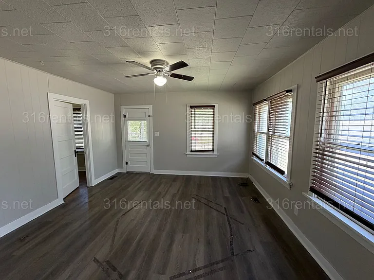 325 E Pack St — Photo 4