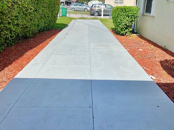 2nd image of 2506 NE 184th St