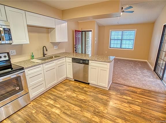 3rd image of 2774 Woodridge Dr #E-1