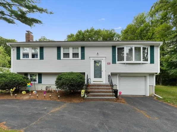 39 Brewster Dr, Bridgewater, MA 02324