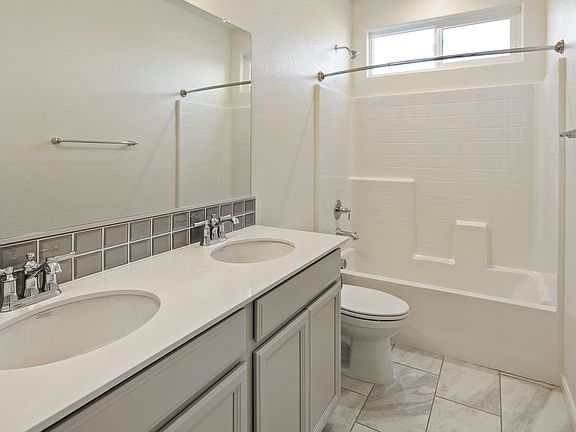 Hall bath with dual sinks