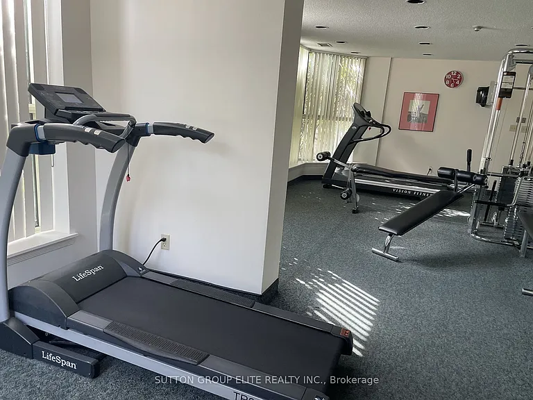 2091 Hurontario St #307 — Photo 35