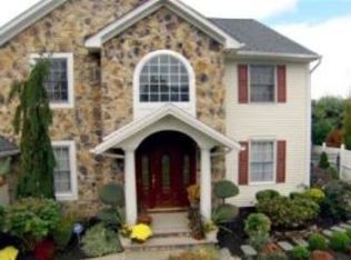 5 Gates Pl, Wayne, NJ 07470