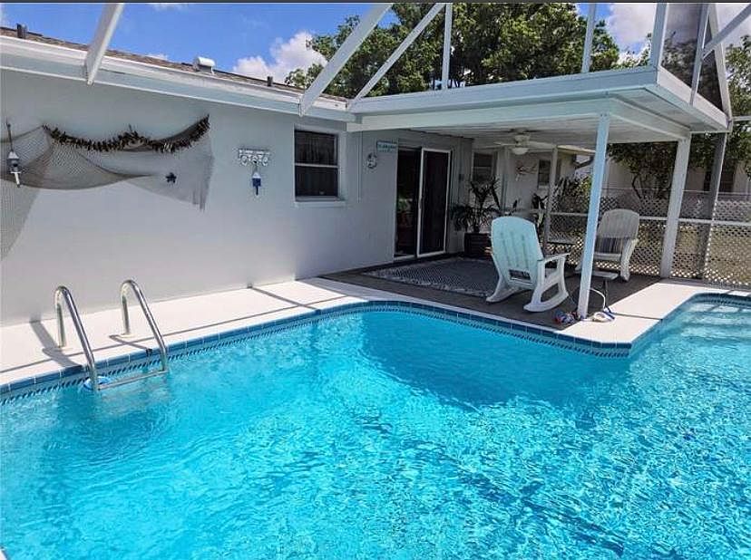 1st image of 5700 Mockingbird Dr