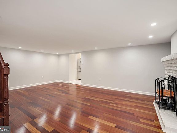 3rd image of 1822 Vernon St NW APT Ll1