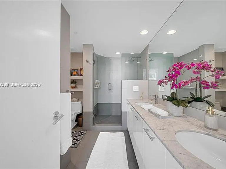 55 SE 6th St #1803 — Photo 39