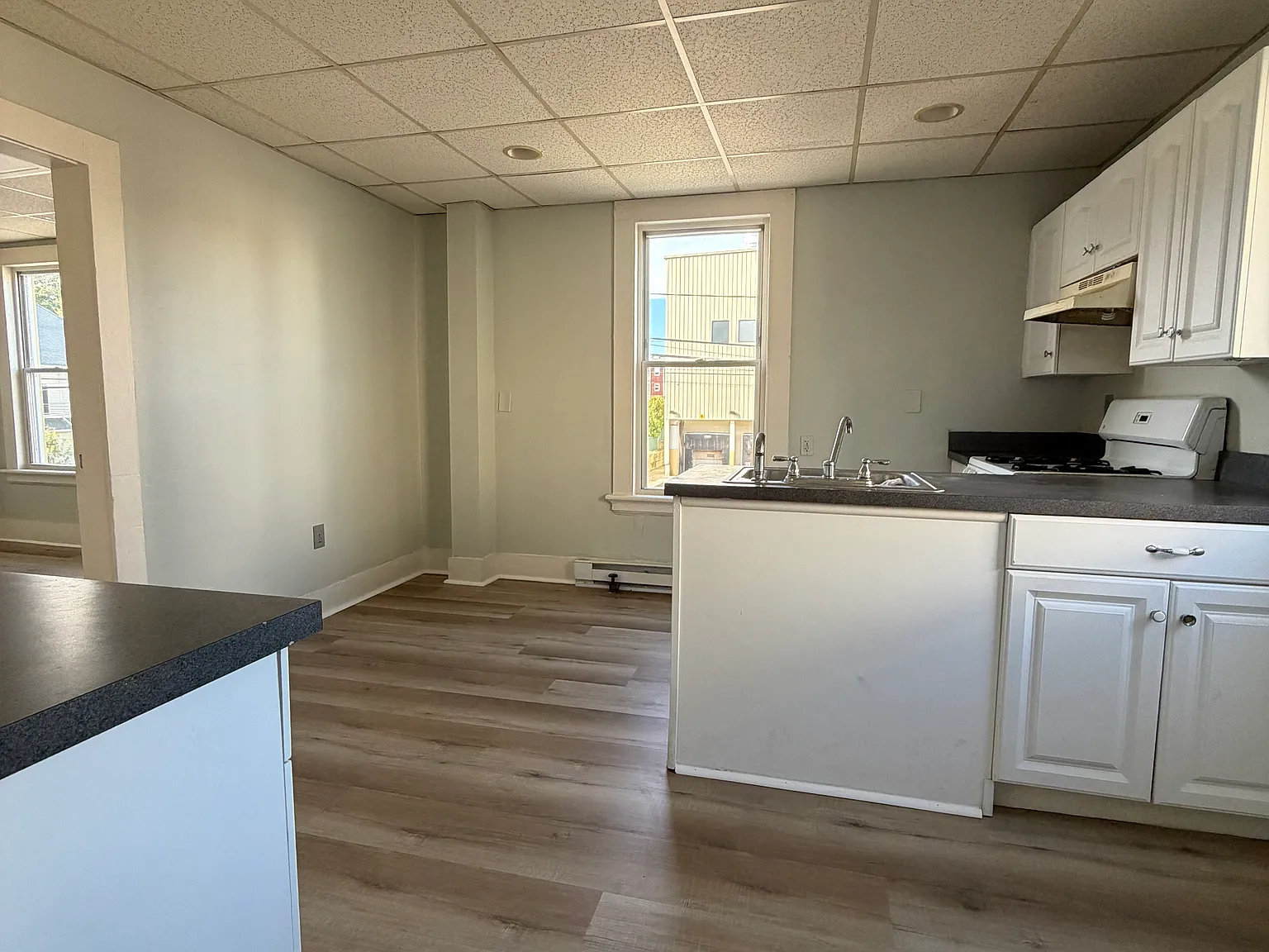 1 bed, 600 sqft, $1,200 — Photo 3