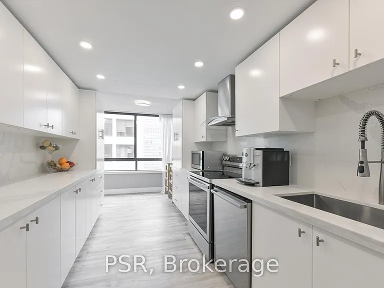 280 Simcoe St #1402 — Photo 11