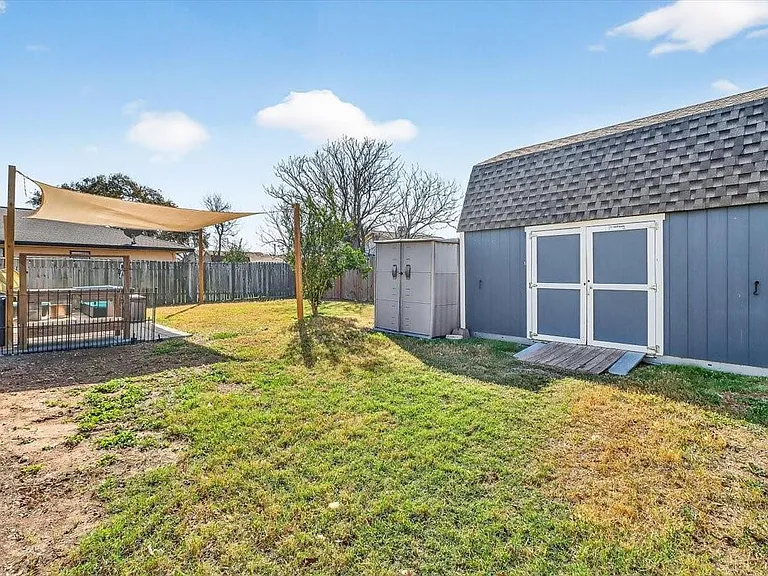 1749 Dawn Breeze Dr — Photo 32