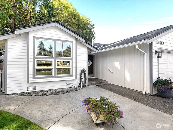 3rd image of 4509 29th Court SE