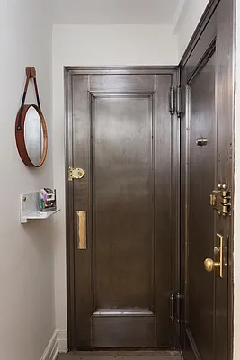 Rented by Societe Real Estate | media 16