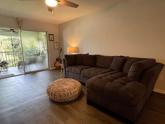 4th image of 27227 Pullen Ave