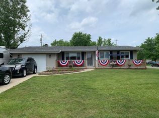 401 Saginaw Dr, Valparaiso, IN 46385