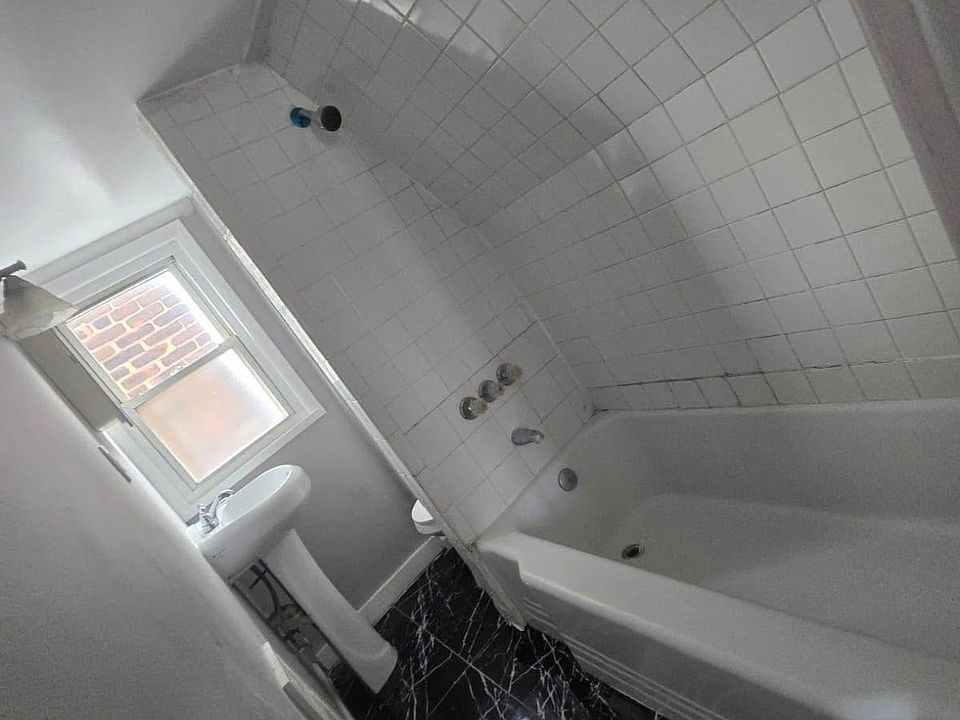 2nd image of 188 N 11th St #3