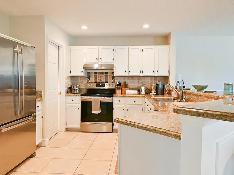 12828 Meadowbreeze Dr — Photo 23
