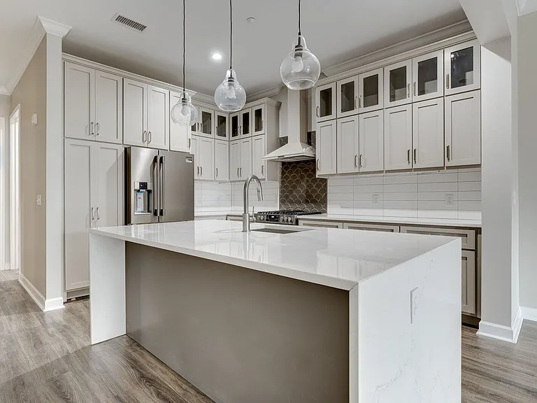 160 Morrow Ave #208 — Photo 1