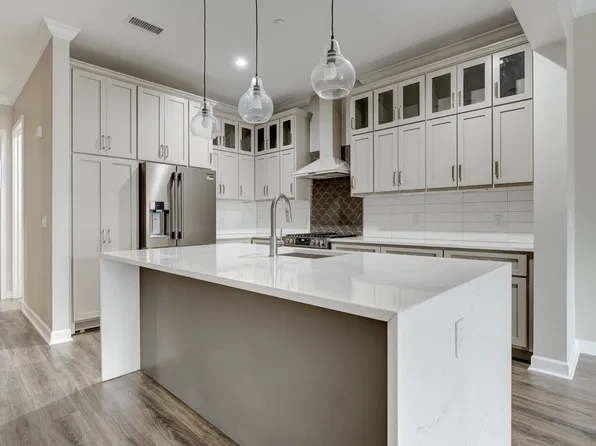 160 Morrow Ave #208, Trussville, AL 35173