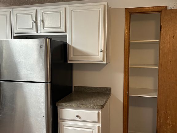 5th image of 640 56th Pl