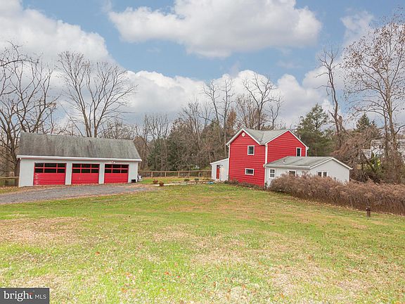 2nd image of 103 Peacedale Dr