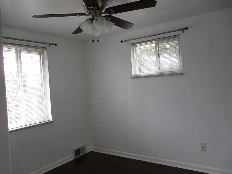 833 Chester Ave #2 — Photo 14