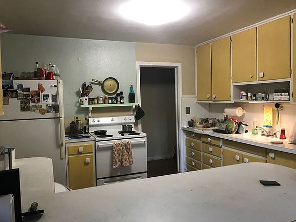 3rd image of 390 Prince St #B