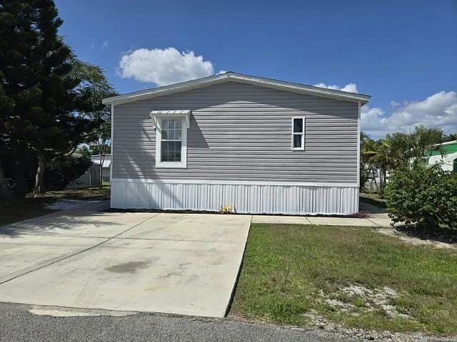 1724 SW Diana Ter #37