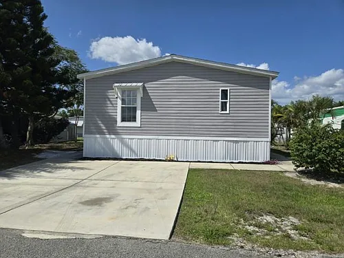 1724 SW Diana Ter #37 Photo 1 1724 SW Diana Ter #37 Photo 1