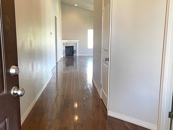 3rd image of 9024 W Skagit Ave